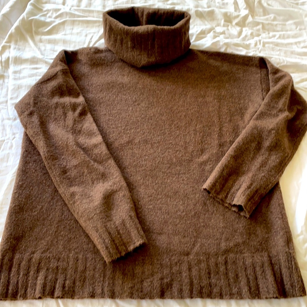 Theory chocolate brown sweater, size M